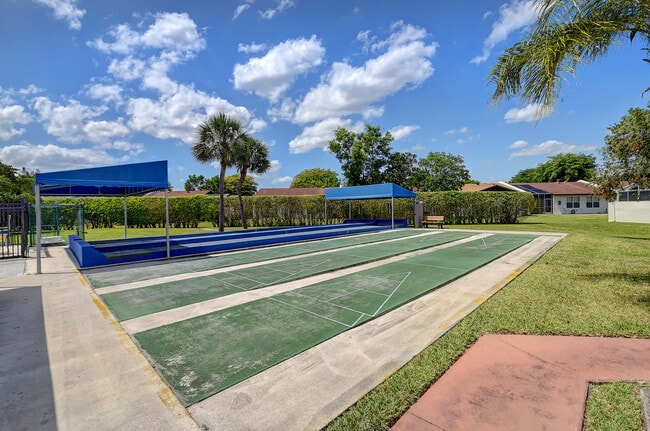 Building Photo - 15792 Philodendron Cir