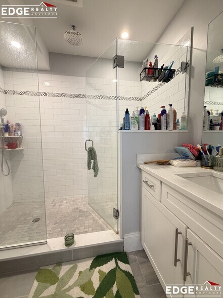 Building Photo - 64 North Beacon St