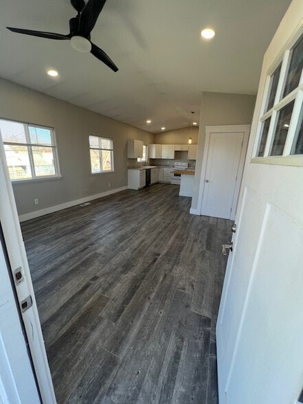 Building Photo - 1336 White Ave