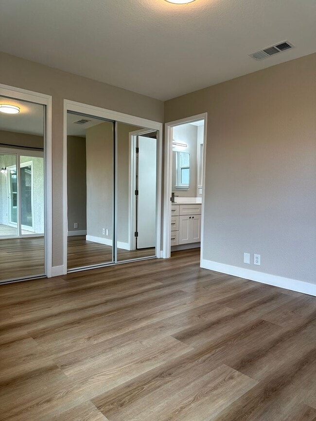 Building Photo - Beautiful newly remodeled home in Turlock
