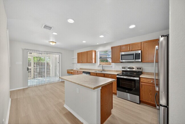 Building Photo - 7719 Mesquite Farm