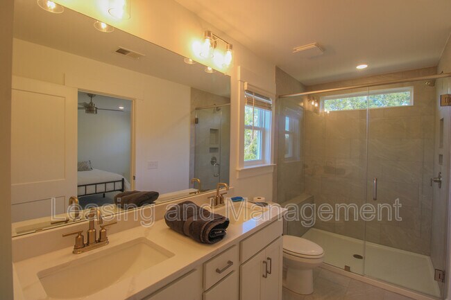 Building Photo - 406 Katies Scenic Ct