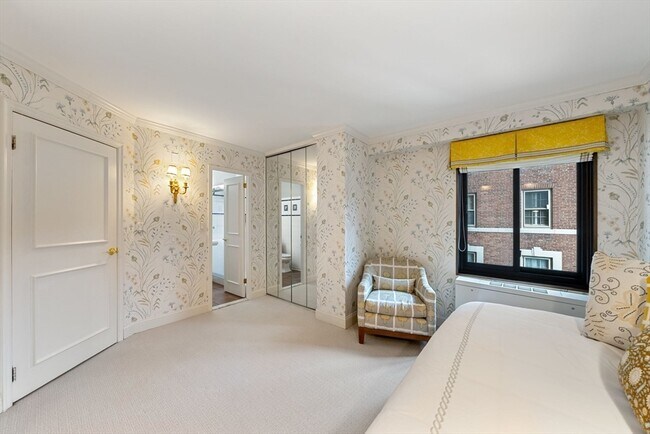Building Photo - 180 Beacon St