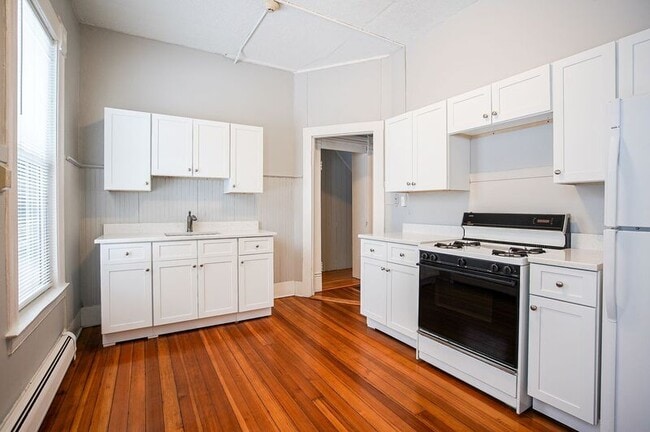 Building Photo - 21 Day Ave