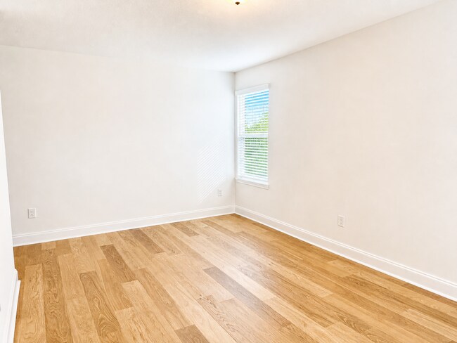 Building Photo - 1821 Bennett Vlg Dr
