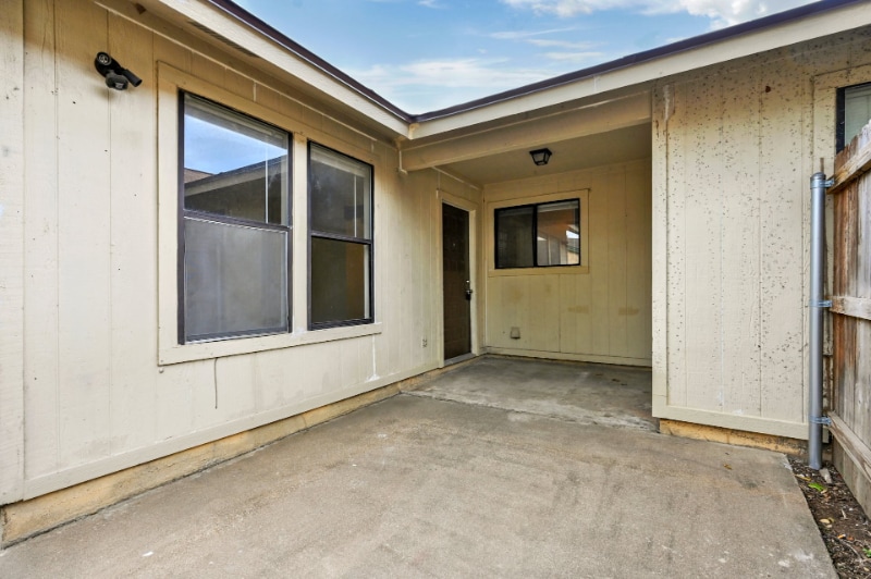 Building Photo - 2008 Old W Pl