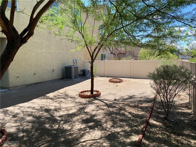 Building Photo - 4821 Longshot Dr