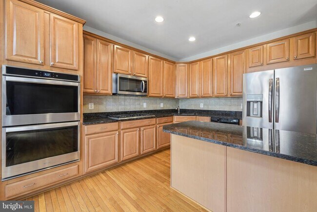 Building Photo - 7979 Vigne Ct