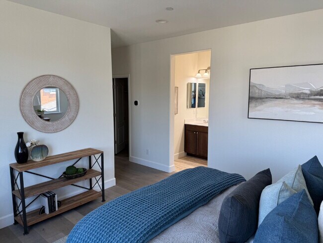 Building Photo - Beautiful Newer Built 3 Bed/2.5 Bath Detached Home in Great Livermore Location