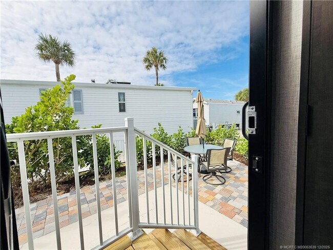 Building Photo - 10725 S Ocean Dr