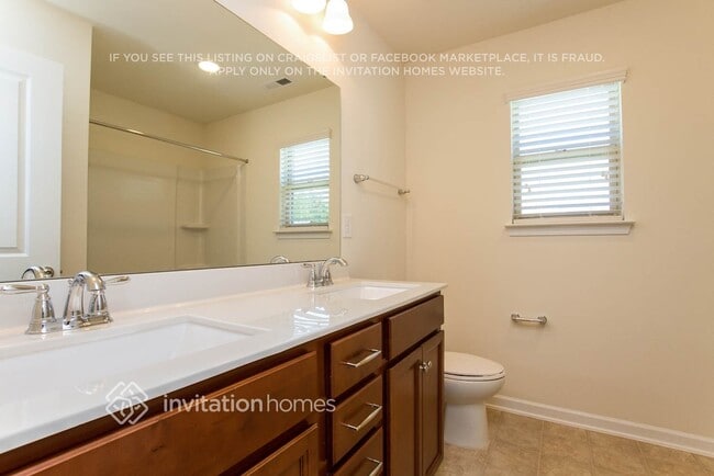 Building Photo - 457 Augustus Lane