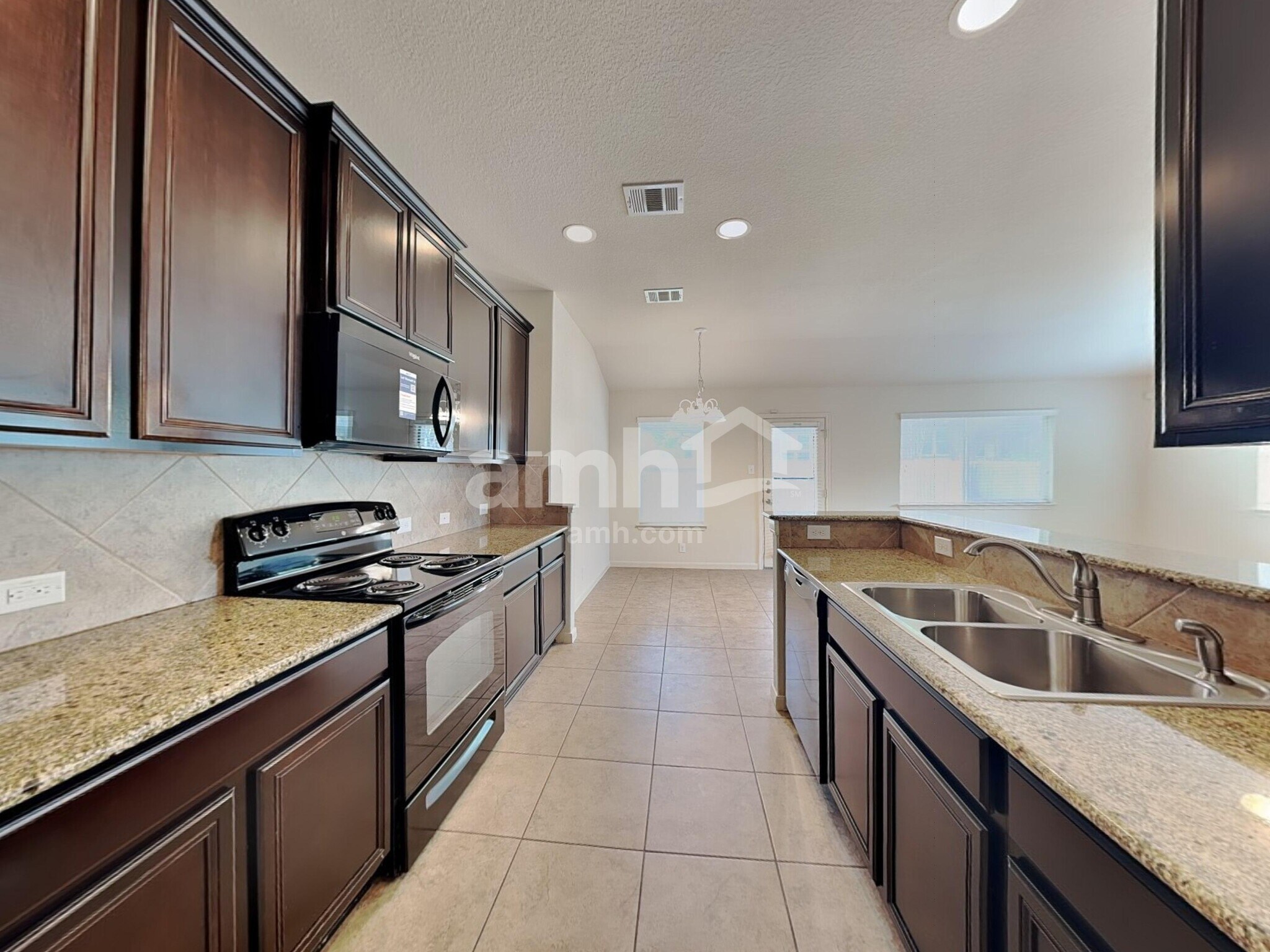 Building Photo - 2129 Hazelwood Dr