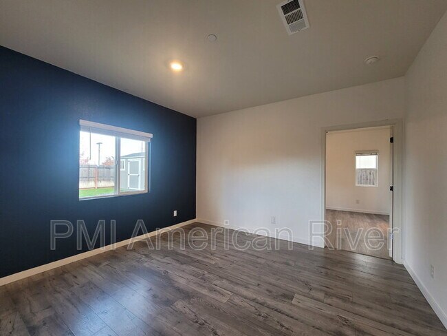 Building Photo - 2053 Skipper Cv Wy