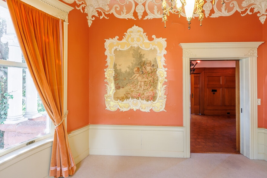 BEDROOM OR OFFICE - 2398 Broadway