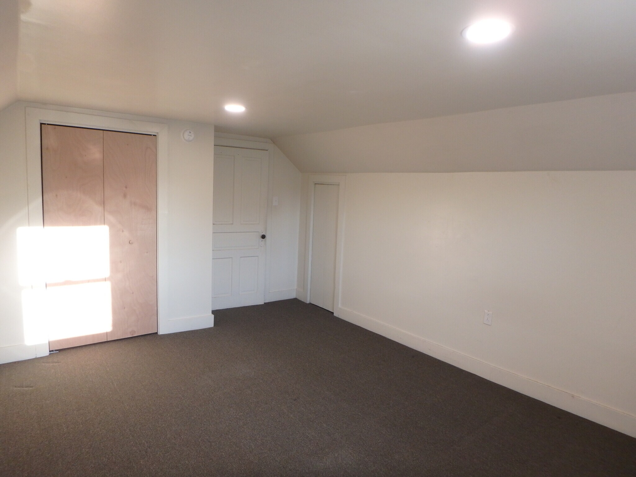Building Photo - 115 N Montour St