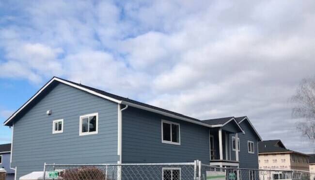 Building Photo - 220 Cheryl Ln