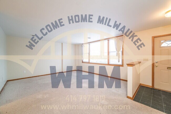 Building Photo - 3650 E Barnard Ave