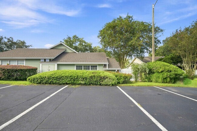 Building Photo - 3438 NW 104th Way