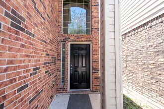 Building Photo - 17039 Amarose Dr
