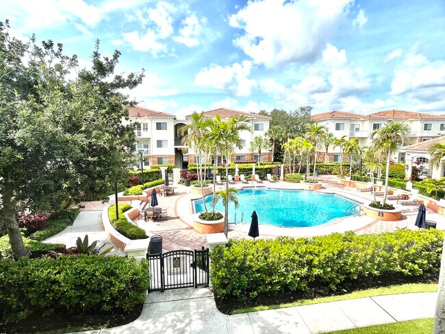 Building Photo - 9833 Baywinds Blvd