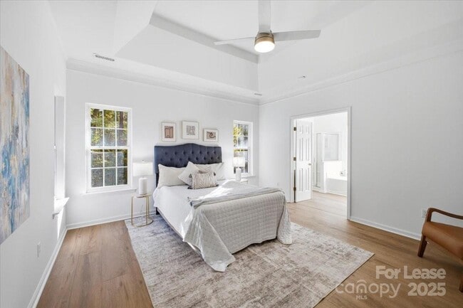 Building Photo - 7709 Sedgebrook Dr E