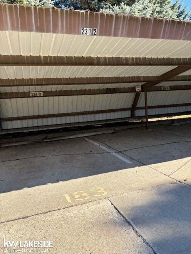 Building Photo - 14231 Ivanhoe Dr