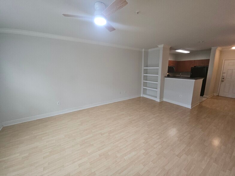 Building Photo - 202 E South St