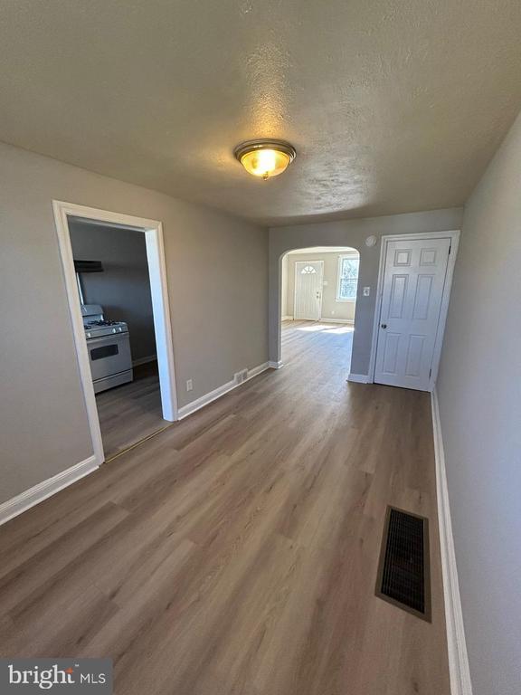 Building Photo - 330 W 21st St