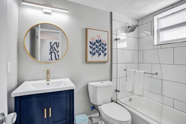 Building Photo - 50 Davie Blvd