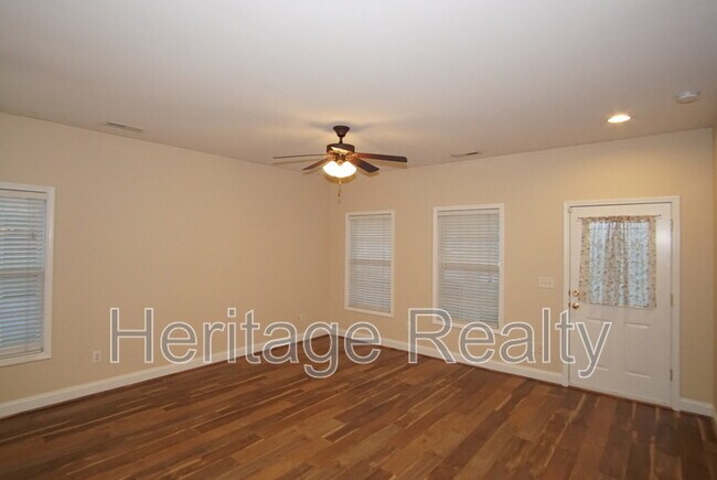 Building Photo - 130 Hardinberry St