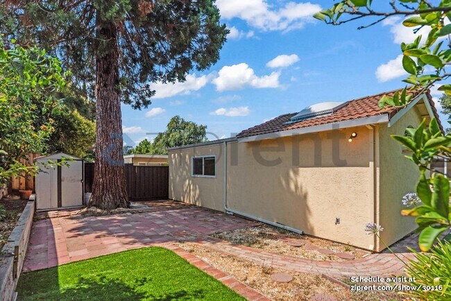 Building Photo - 2257 Goldcrest Cir