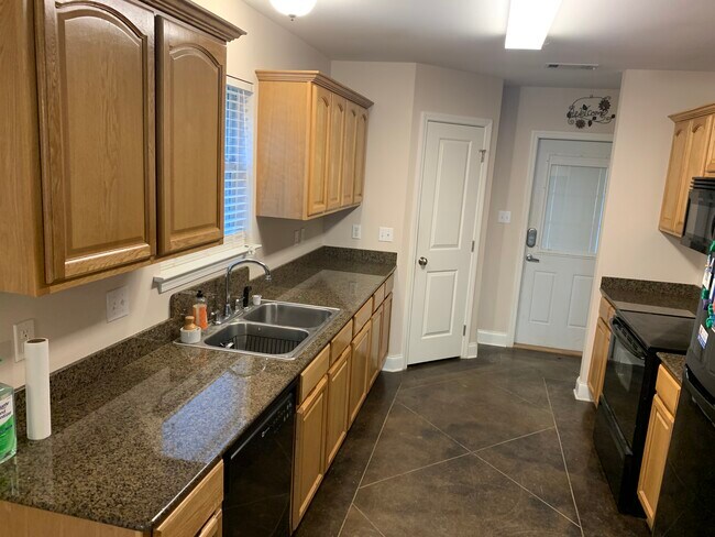 Building Photo - 17618 Avalon Terrace