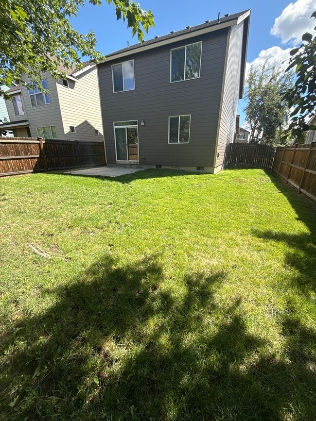 Building Photo - DOG CONSIDERED!! 3 Bdrm House, Gas Heat/Fi...
