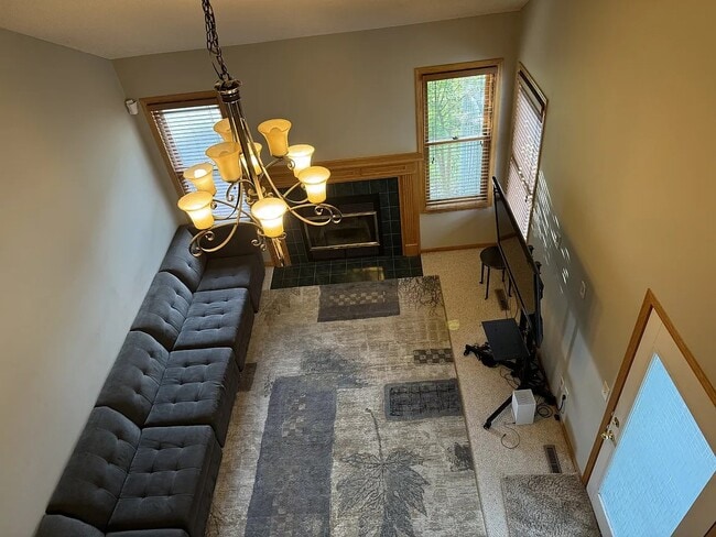 Building Photo - 16842 Hanover Ln