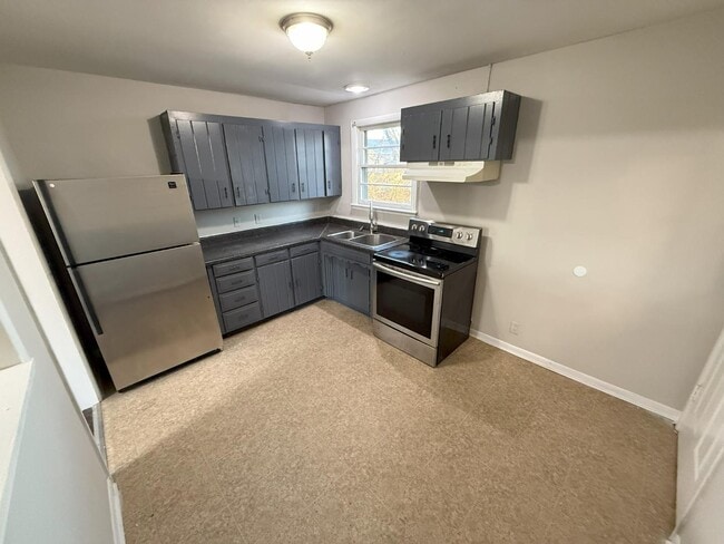 Building Photo - 1711 Southwind Dr