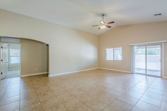 Building Photo - Pending/ Rented - Bright & Airy 4-Bedroom ...