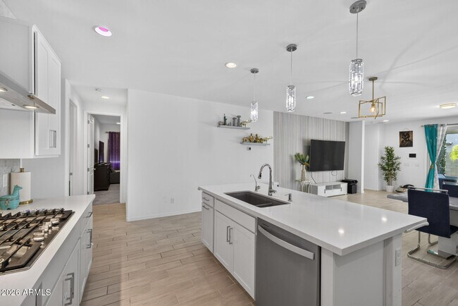 Building Photo - 9756 E Seismic Ave