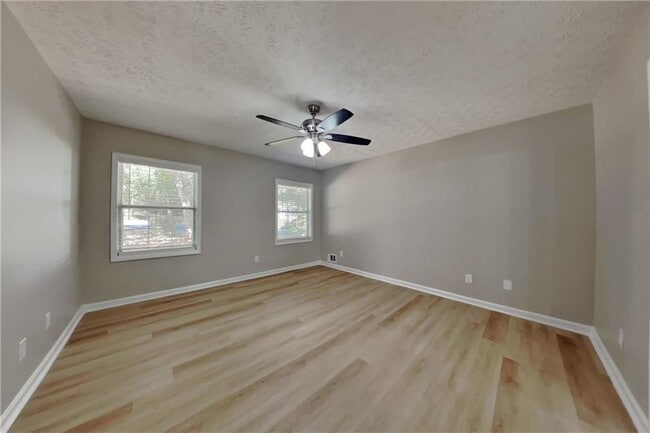 Building Photo - 1075 Crystal Water Dr SE