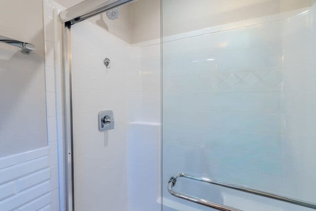 Building Photo - 7 Periwinkle Ln