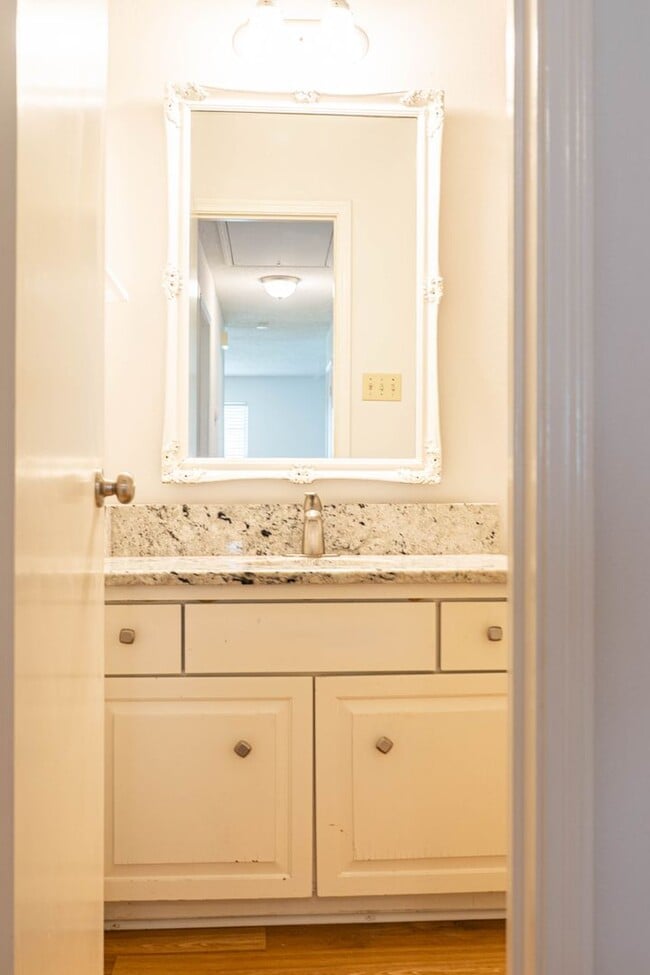 Building Photo - 6508-6510 Alford