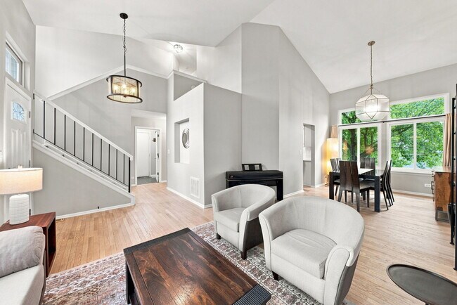 Building Photo - 2052 Shady Grove Ct