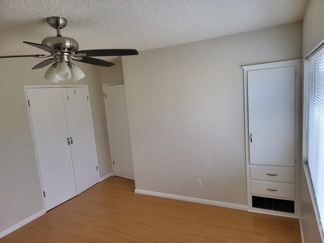 Bedroom - 533 W California Ave