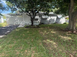 Building Photo - 1050 NW 23rd Rd
