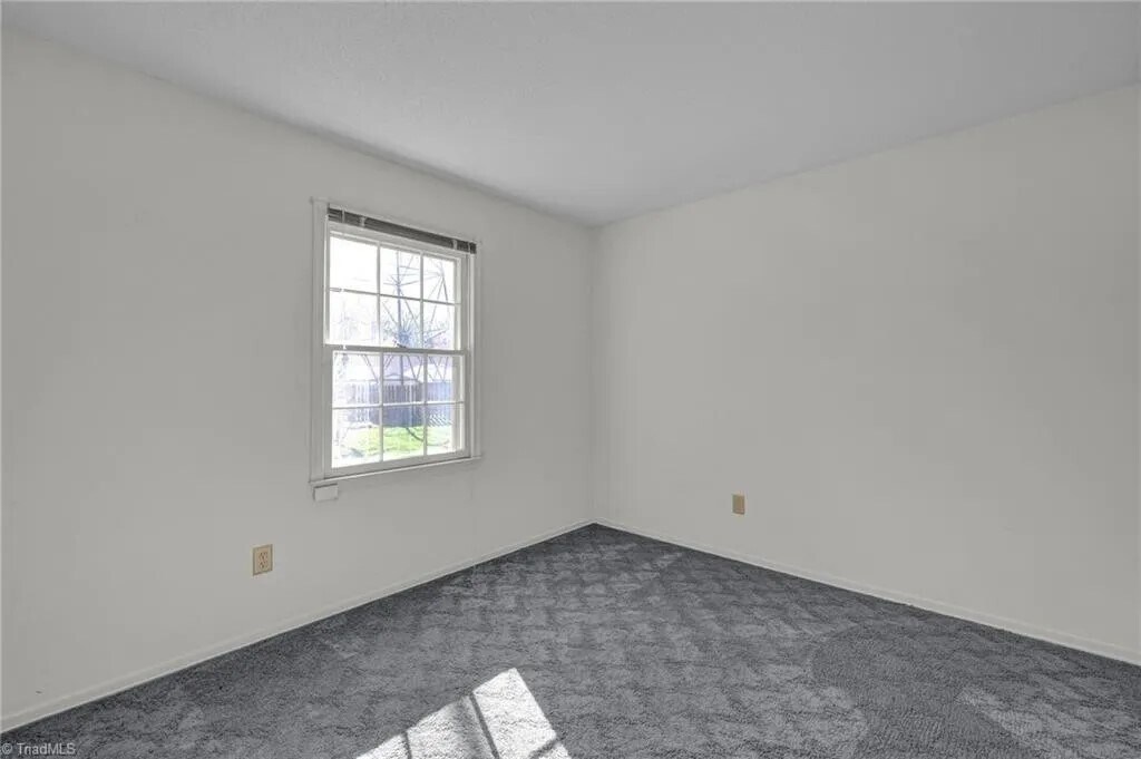 Building Photo - 205 N Rotary Dr