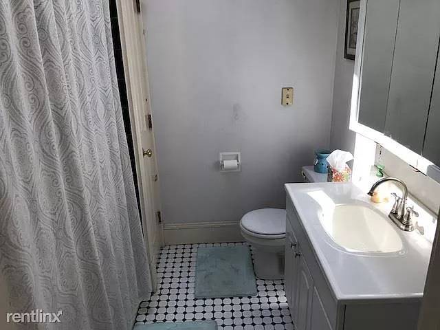 Building Photo - 72 Gore St