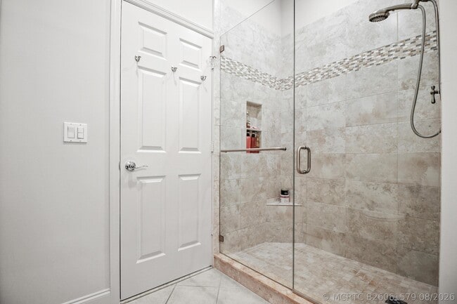 Building Photo - 4496 Hickory Dr