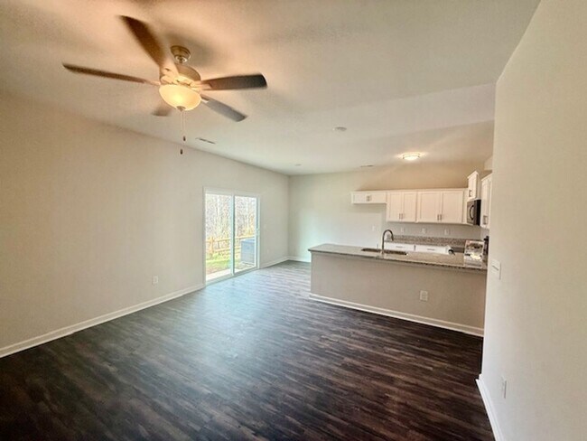 Building Photo - Two bedroom, 2.5 bath townhome in Ridge Creek, Whitsett