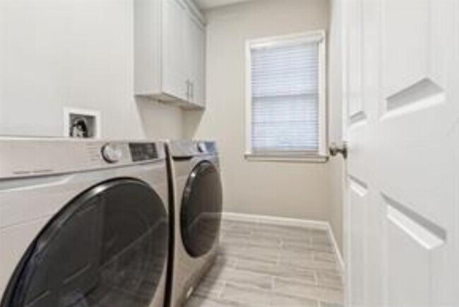 Building Photo - 590 Sweet Stream Trace