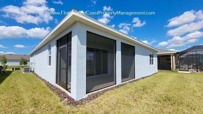 Building Photo - LARGE 3 BEDROOM- 2 BATH LAKEWOOD RANCH HOME FOR RENT! DIRECT LAKE VIEWS! ANNUAL LEASE!