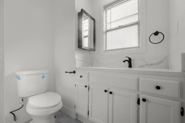 Building Photo - 3339 Stocker St W